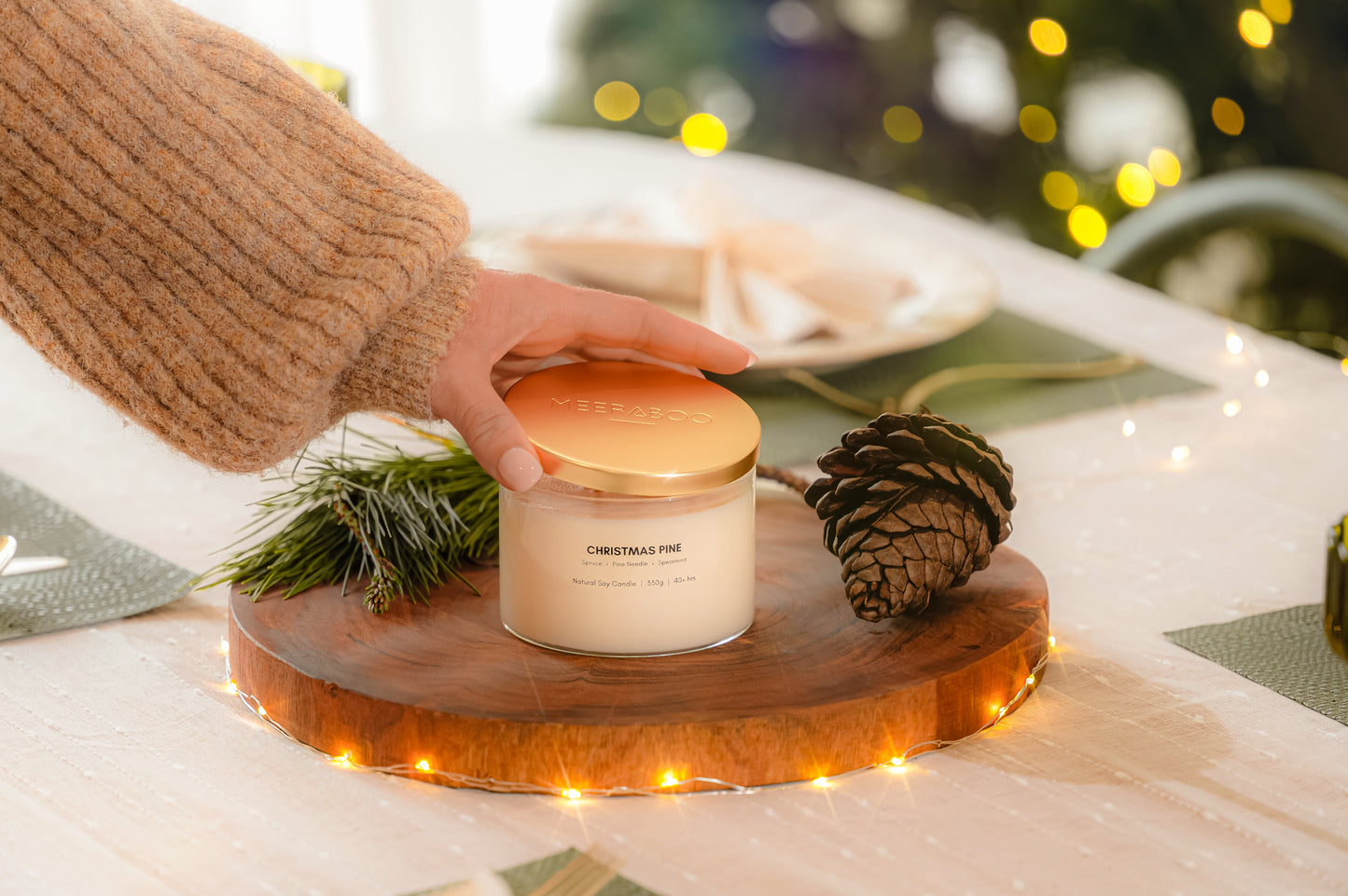 Bougie de Noël en cire de soja avec couvercle doré