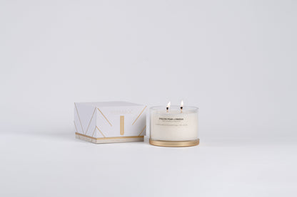 Bougie à la cire de soja English Pear + Freesia avec couvercle doré