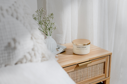 Bougie à la cire de soja Patchouli + Musc blanc, couvercle doré