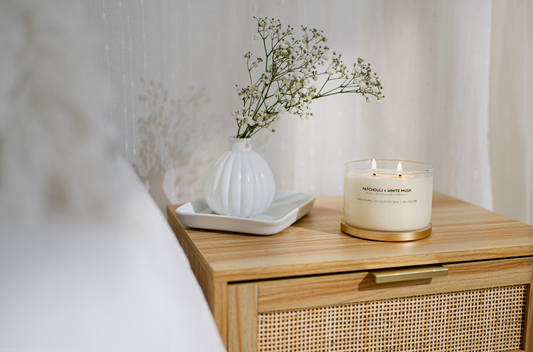Bougie à la cire de soja Patchouli + Musc blanc, couvercle doré