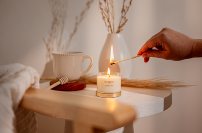 Mini bougie à la cire de soja avec couvercle doré Boule de Noël